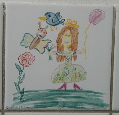 Bild auf Fliese Mädchen mit Luftballon, Schmetterling, Vogel, Blumenstrauß, Wiese, Rose,