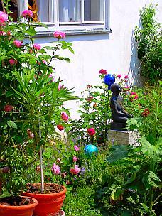 Schwürbitz Garten Rosen Skulptur Roland von Bohr