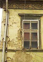Weimar: mißratener Denkmalschutz: Fassadenanstrich mit Dispersionsfarbe / Kunstharzanstrich