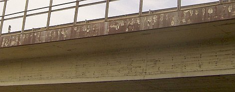 Betonschäden an Träger und Brückenplatte