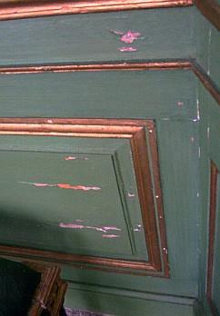 Kinaslott Drottningholm: Detail: Painting layer damages in dispersive / to synthetic resin-containing coat of paint