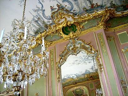 Rococo-garden castle / pleasure palace: mirror hall with crystal candlesticks / chandeliers, gilt piece work, tender stucco and chinoise ceiling painting