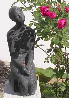 Roland von Bohr: Sitzende, Bronze