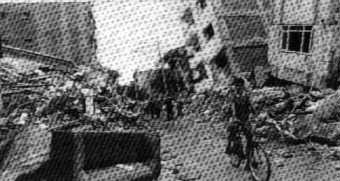 Erdbeben Zerstörung Stadt Hochhäuser Wohnungen Türkei 1999