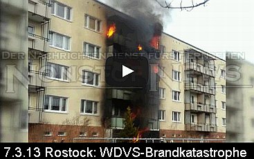 7.03.13: Amateurmaterial von Fassadenbrand an Mehrfamilienhaus in Rostock